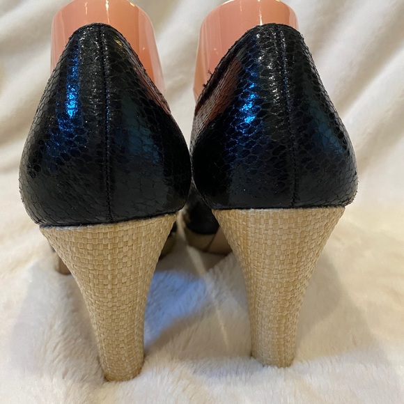 Yellow Box Anya Black Embellished Peep Toe Platform Heels Pumps Size 10 EUC - Picture 4 of 10